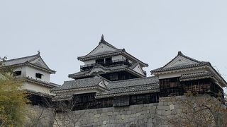 非常に立派なお城。クーポンサイトにクーポンあり