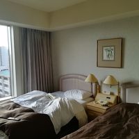 窓は大きくて採光よし