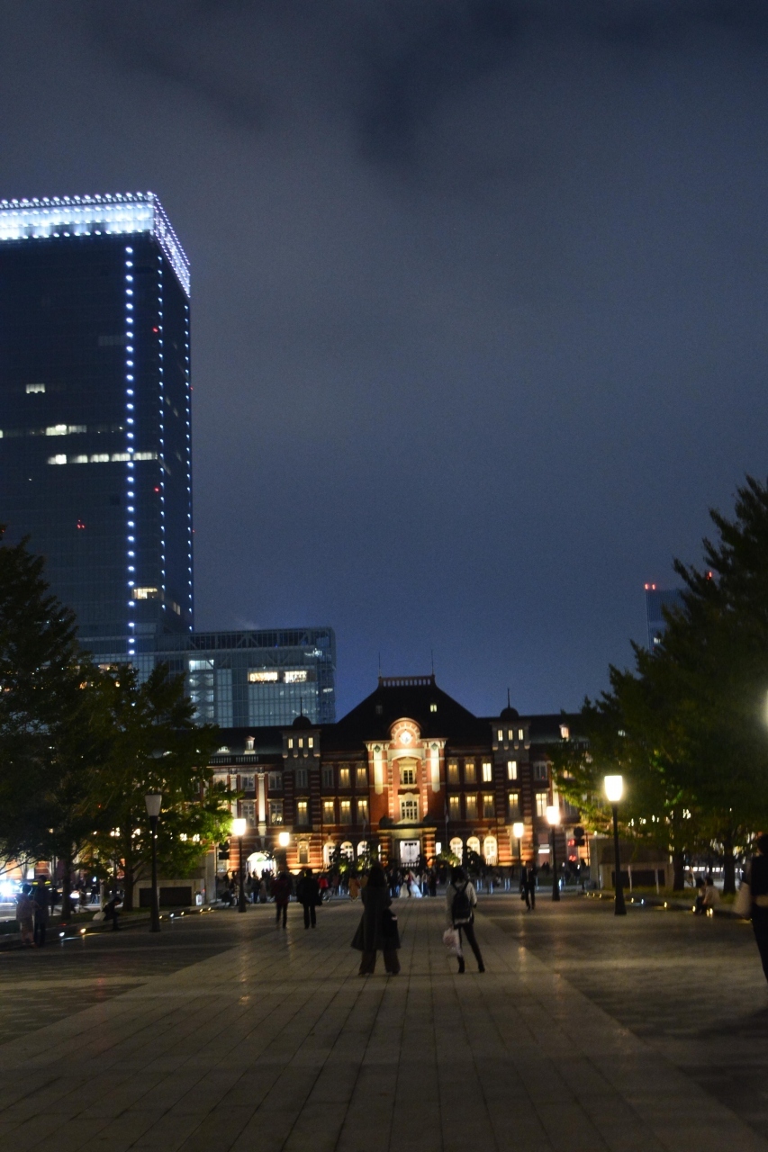 行幸通りは東京駅のライトアップのビューポイント