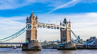 タワーブリッジはかなり写真映えする観光スポットです。