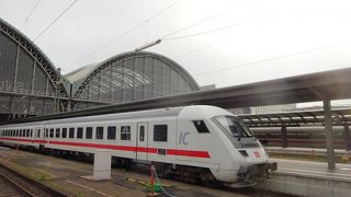 特急としては中途半端