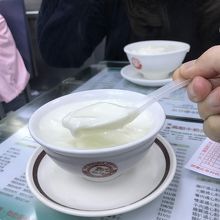 港澳義順牛奶公司 (銅鑼灣店)