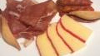 カジュアルなスペイン料理