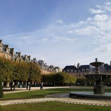 ヴォージュ広場