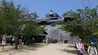 初めて松山城の中に