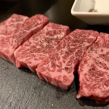 赤身肉。