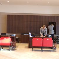 フロント・レセプション