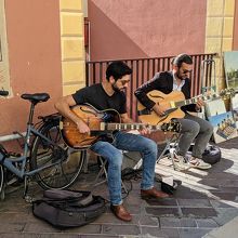 こんな路上パフォーマンスもGOOD！