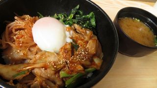 朝から豚キムチ丼