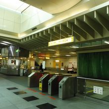 改札口前に有るのは・・・・・