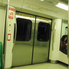 ドアも大きく荷物が有っても楽！