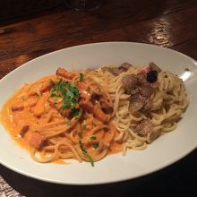 トリュフカルボナーラとトマトカルボナーラのダブルスパゲッティ