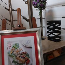 二階への階段前です