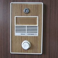 各客室のドアについてるピンポーン♪