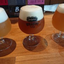 ビールの飲み比べセット。３種類のビールを飲み比べできますよ。