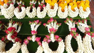 24時間営業の巨大花市場