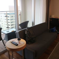 バルコニーとソファー