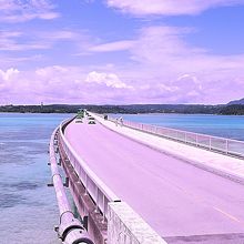 古宇利島の橋のたもとから撮った古宇利大橋です。