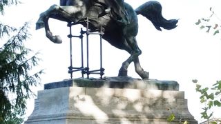 イタリアのアマゾネスとも呼ばれたガリバルディの妻アニータの騎馬像