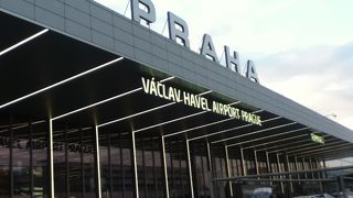 市内までシャトルバスが便利