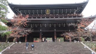 三門に圧倒されました