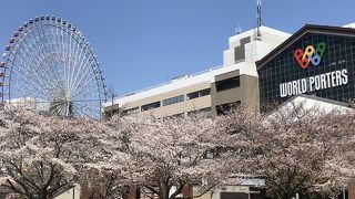 フードコートがいいです。