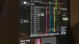 1階のお菓子売り場の店舗数が多く、大変充実していました。