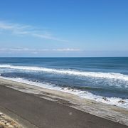 砂浜が続く南国の海岸線