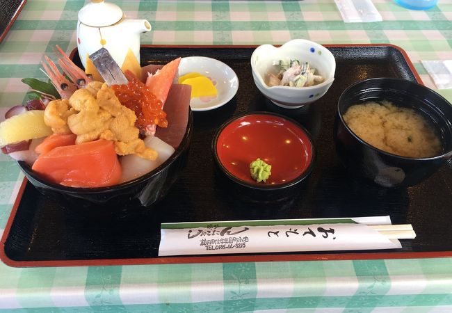 限定メニュー海鮮丼