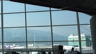 巨大空港だけど使いやすい
