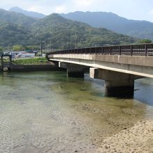 河口近くに架かる永田橋