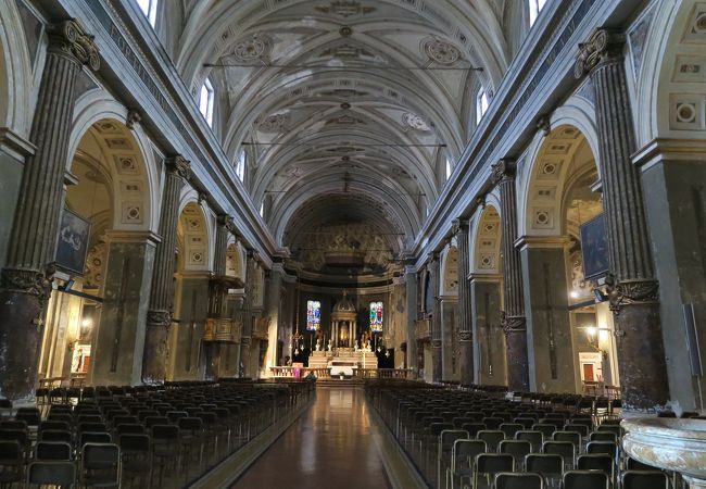サンティ アポストリ エ サン ナザロ マッジョーレ教会
