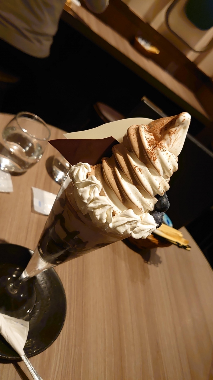 日本橋でイシヤパフェを食べられます！