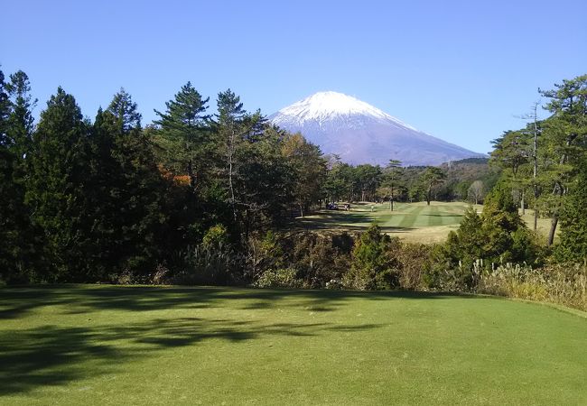 富士山の裾野でのゴルフ