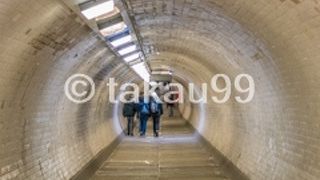 一応自転車禁止のようですが、自転車で渡る人も結構います。