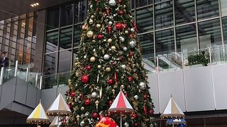 大きなクリスマスツリー