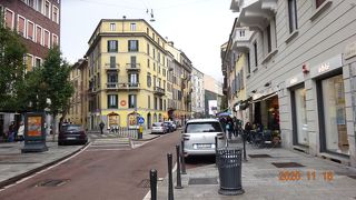 サン・シンプリチャーノ教会の前の通りです。