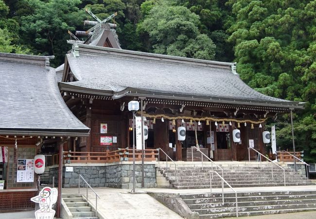 堂々たる神社です