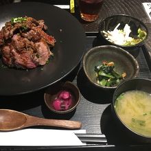 ステーキ丼