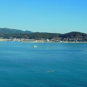 牡蠣やギンサケの養殖が盛んな志津川湾