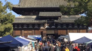 買い物なら21日、東寺見学なら他の日がオススメ