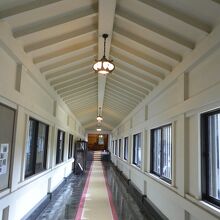 内部撮影は禁止ですが、この渡り廊下はＯＫ