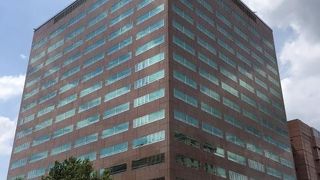 近くのホテルに宿泊。タクシー運転手にはホテル名よりこの病院名で伝えた方がすんなり伝わりました。