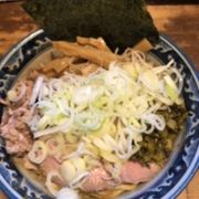 行列のできる松戸のラーメン