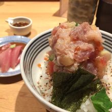 1100円のぜいたく丼。大満足です