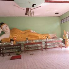 寝仏があります