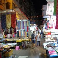 男人街のナイトマーケットもすぐ近くです。