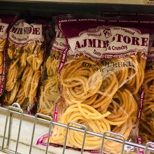 インドのスナックも豊富