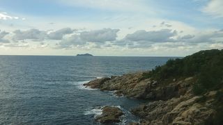 風光明媚な風景が続く