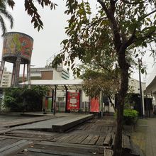 屋外のイベントスペース